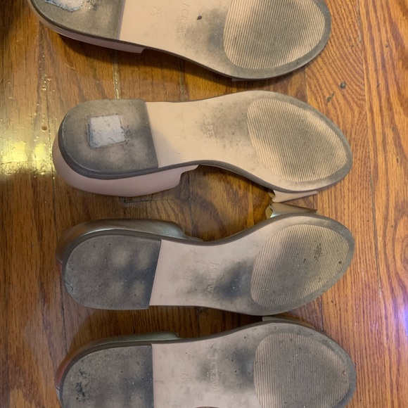 2 pairs - j crew scallop sandals gold and nude - barely worn - Picture 2 of 2